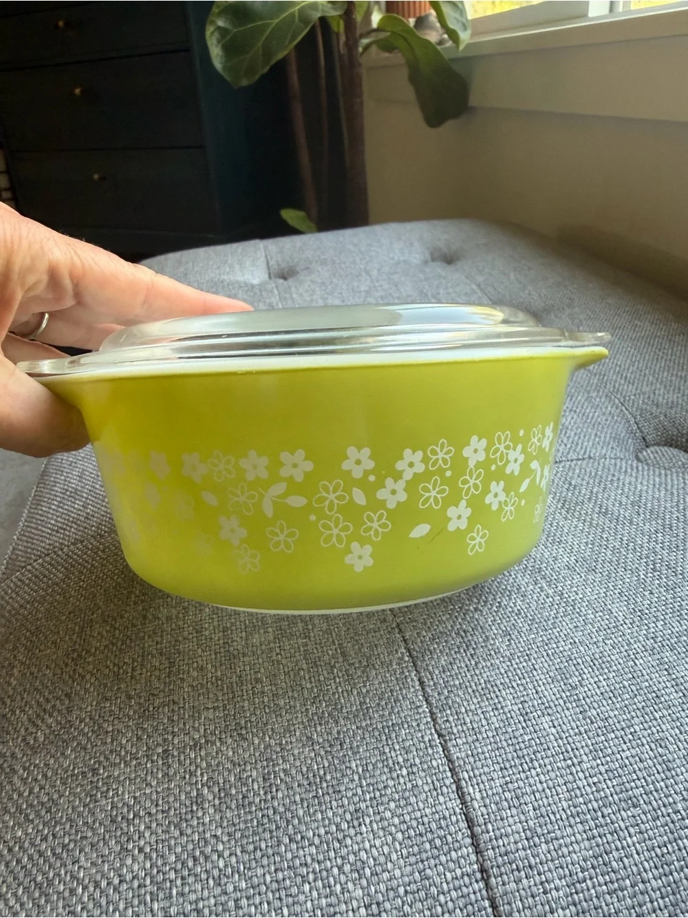 Pyrex Lime Green Glass Casserole - Crazy Daisy #472-b 1.5 pint